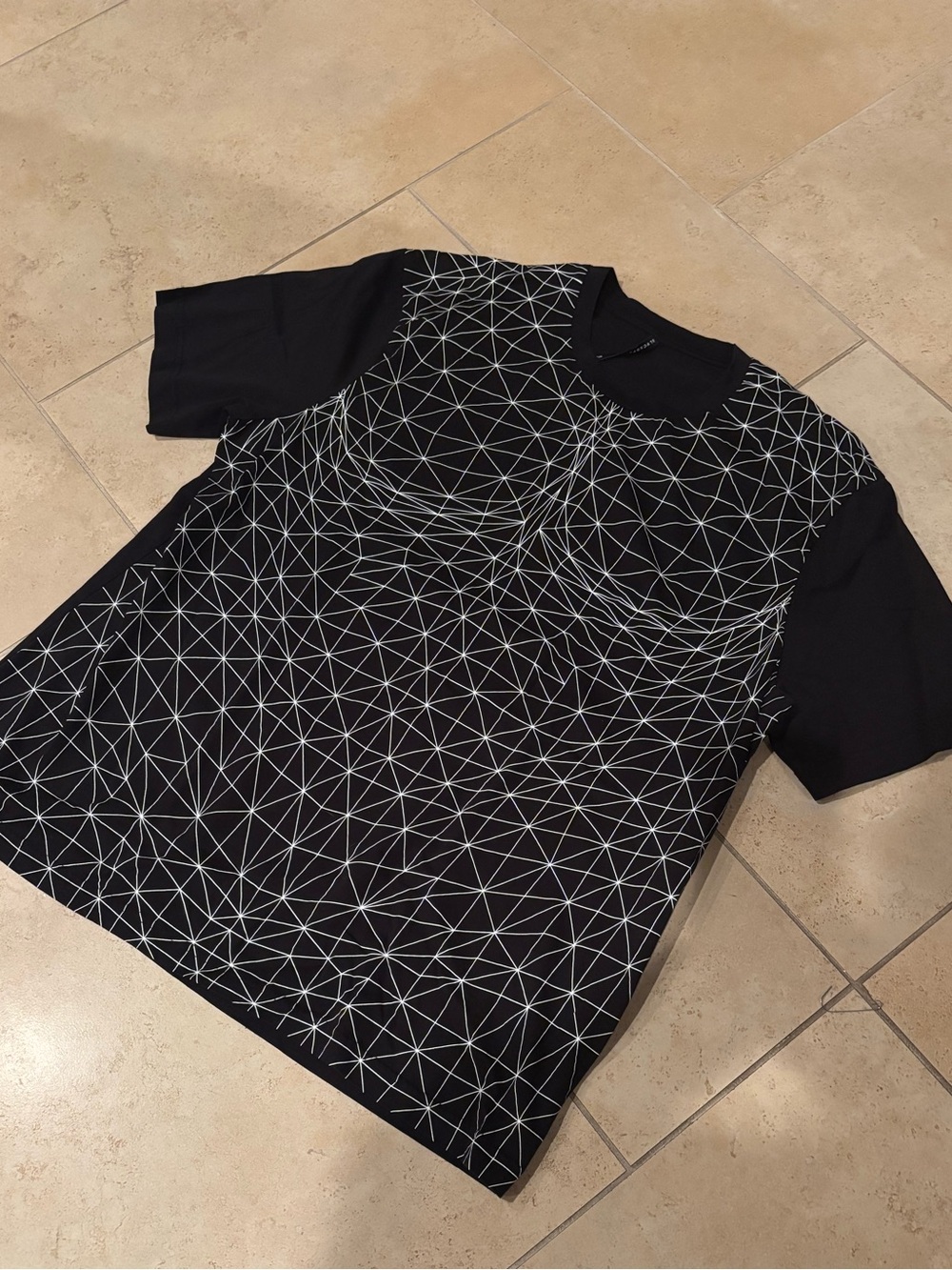 Black-scale New York black short-sleeve T-shirt Men’s size XL Fitted Fits L